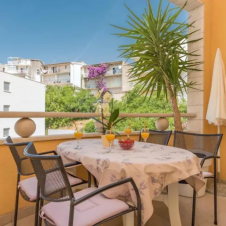 Apartments Villa Vujcic Makarska Exterior photo