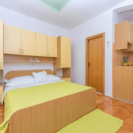 Apartments Villa Vujcic Makarska Exterior photo